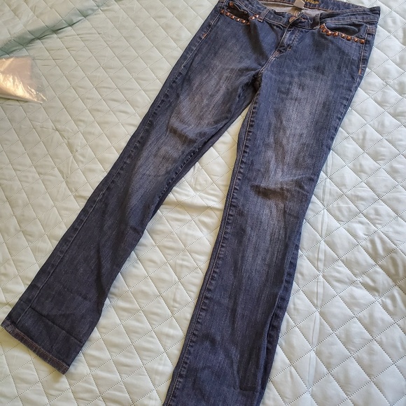 Designer  Denim - Picture 3 of 4